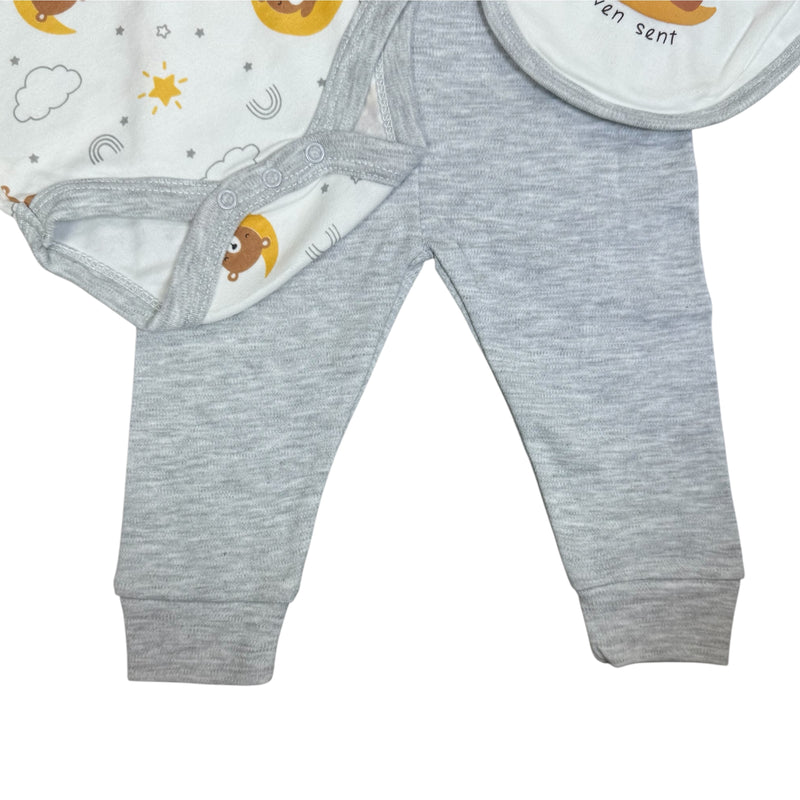 Baby Outfit Set – 3 Pieces – Bodysuit, Pants & Bib – Bear & Moon Print