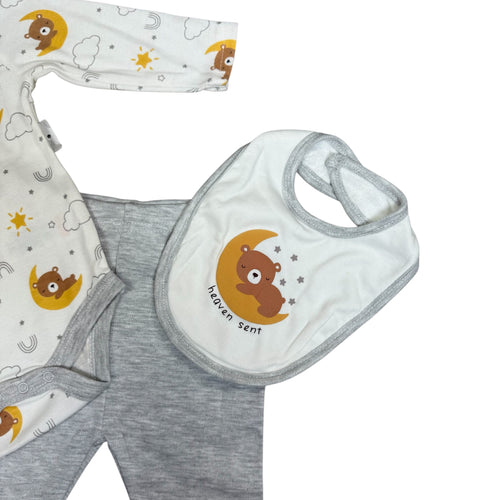 Baby Outfit Set – 3 Pieces – Bodysuit, Pants & Bib – Bear & Moon Print